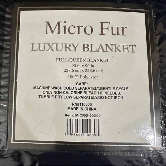 MicroFur navy blue luxury fleece throw blanket NIP FULL QUEEN - Picture 2 of 3